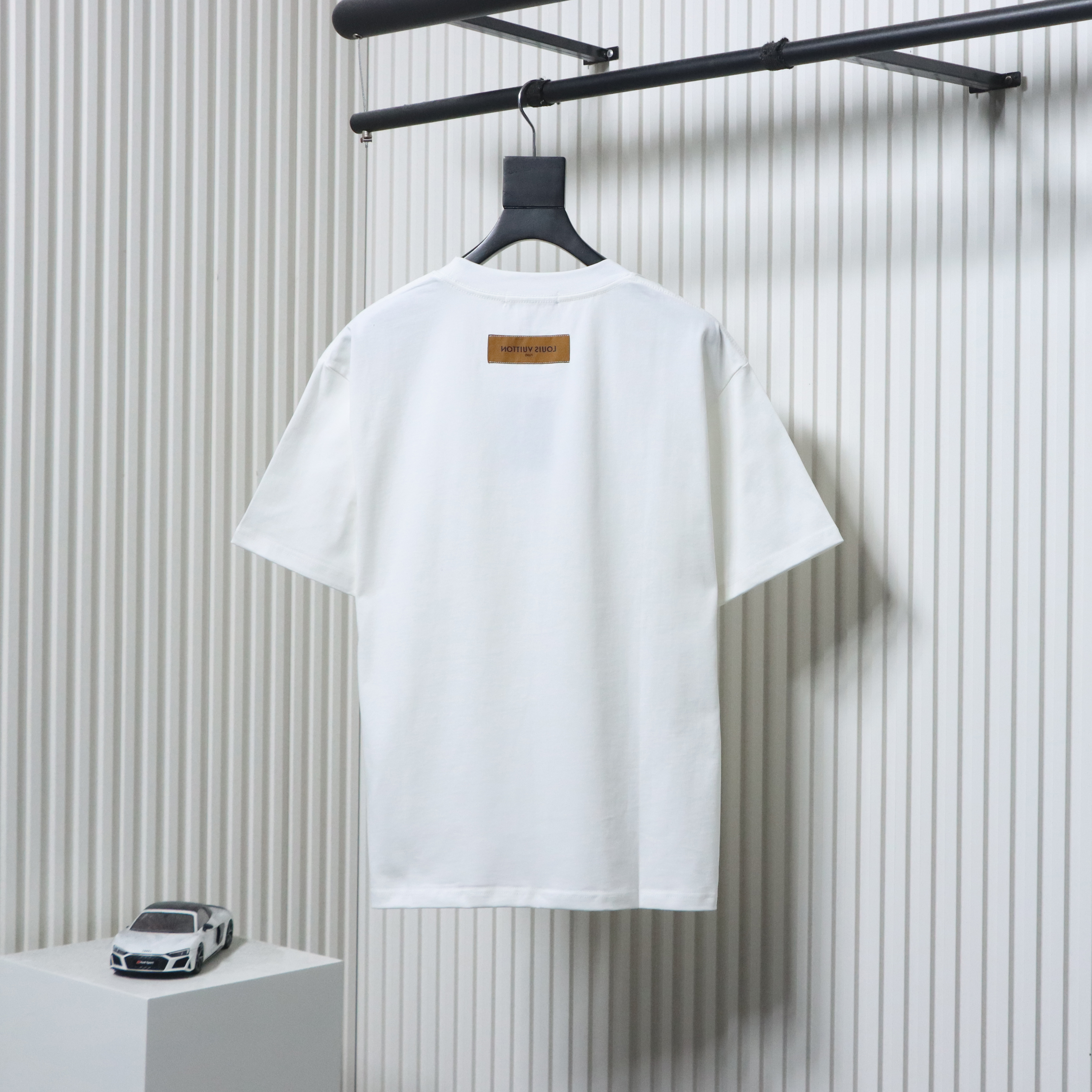EM Sneakers Louis Vuitton LV 25SS Shoulder Label T-shirt White