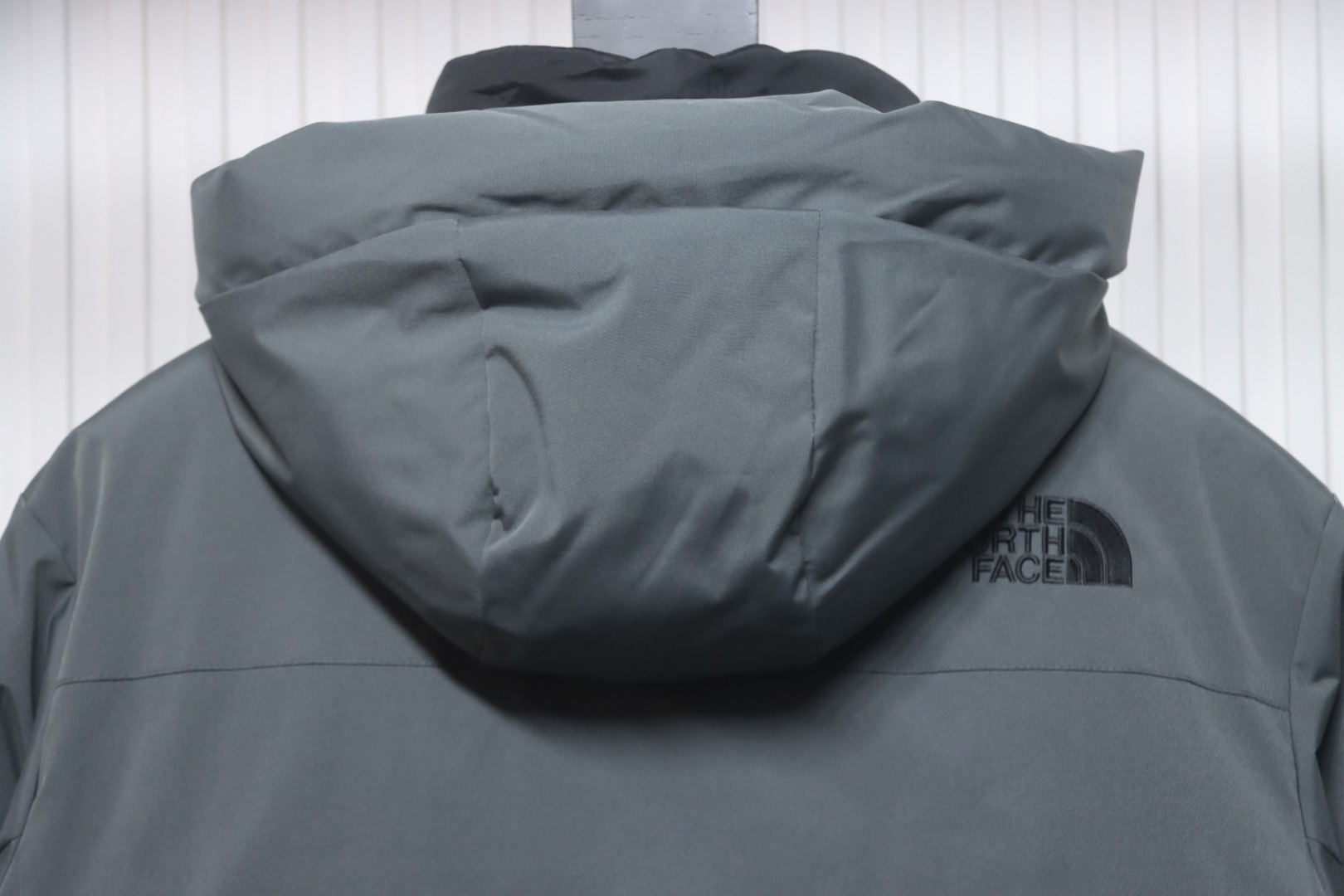 EM Sneakers The North Face POLAR Waterproof and Windproof Workwear Multi-pocket Drawstring Hooded Down Jacket Dark Grey