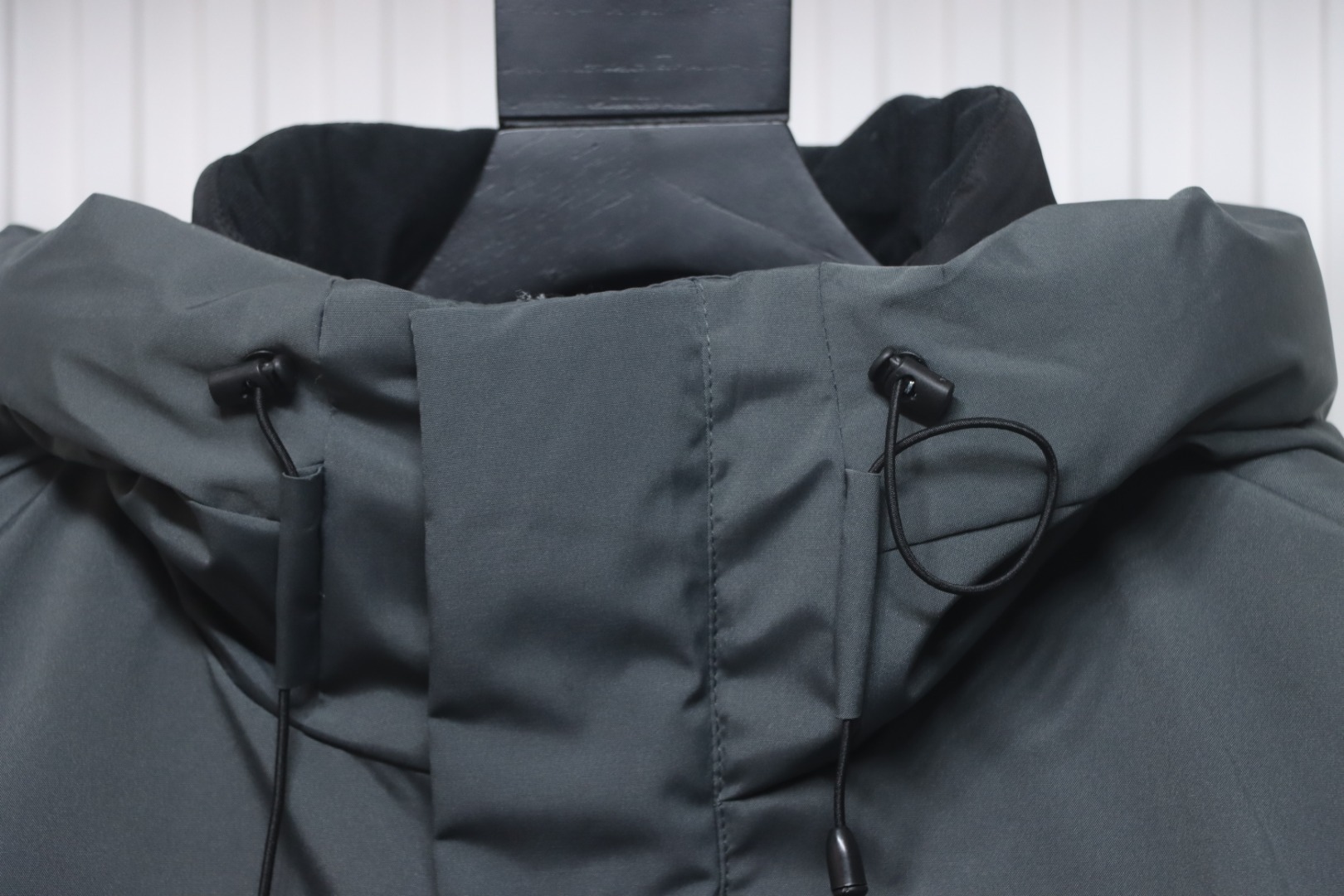 EM Sneakers The North Face POLAR Waterproof and Windproof Workwear Multi-pocket Drawstring Hooded Down Jacket Dark Grey