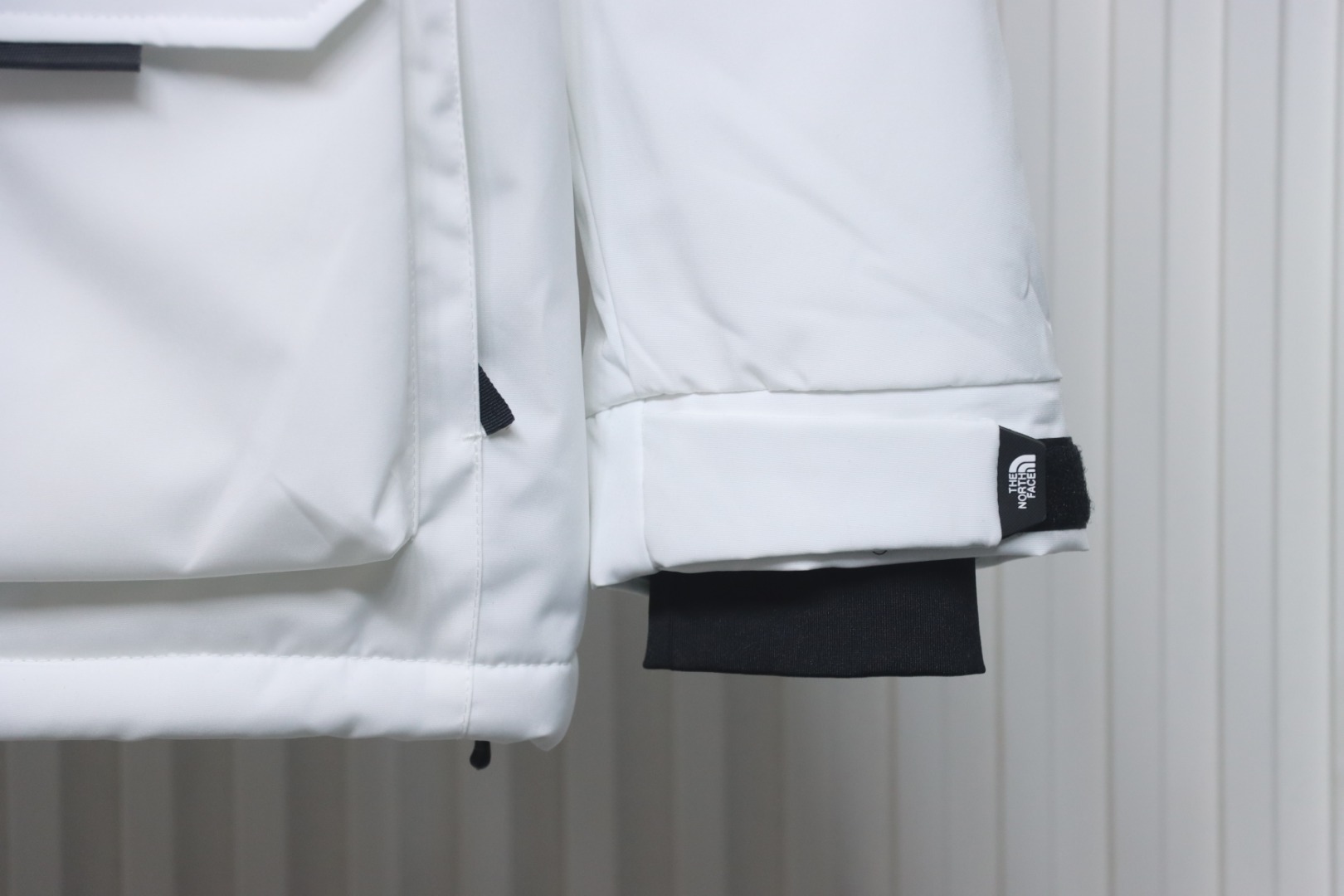 EM Sneakers The North Face POLAR Waterproof and Windproof Workwear Multi-pocket Drawstring Hooded Down Jacket White