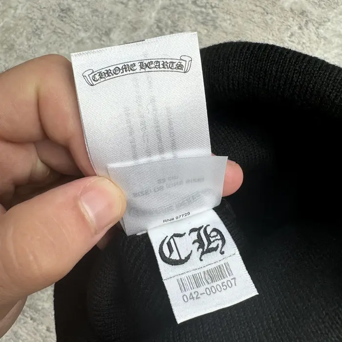 EM Sneakers Chrome Hearts CH Plus Beanie Black