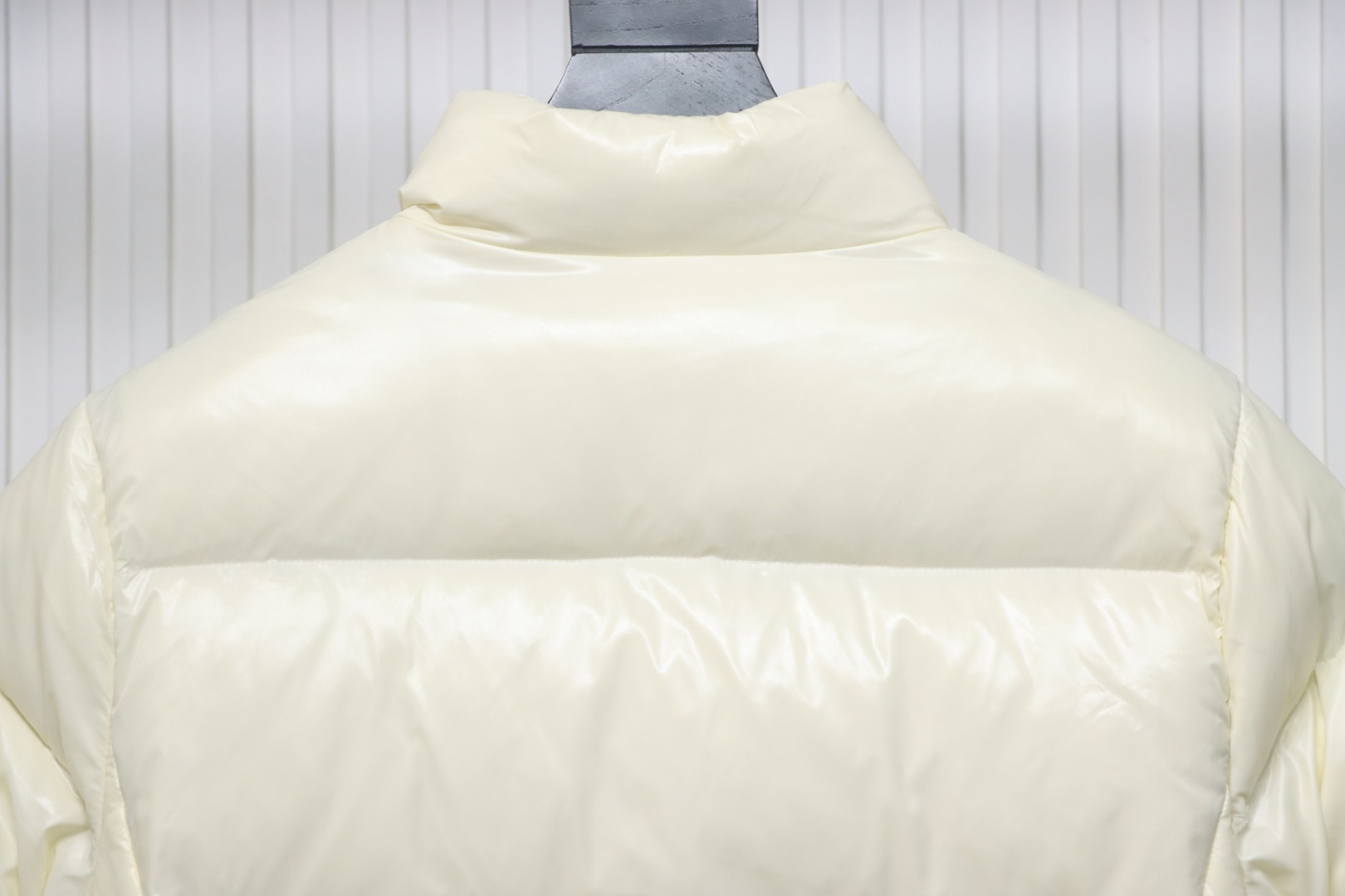 EM Sneakers Moncler Abbadia Maya Down Jacket White