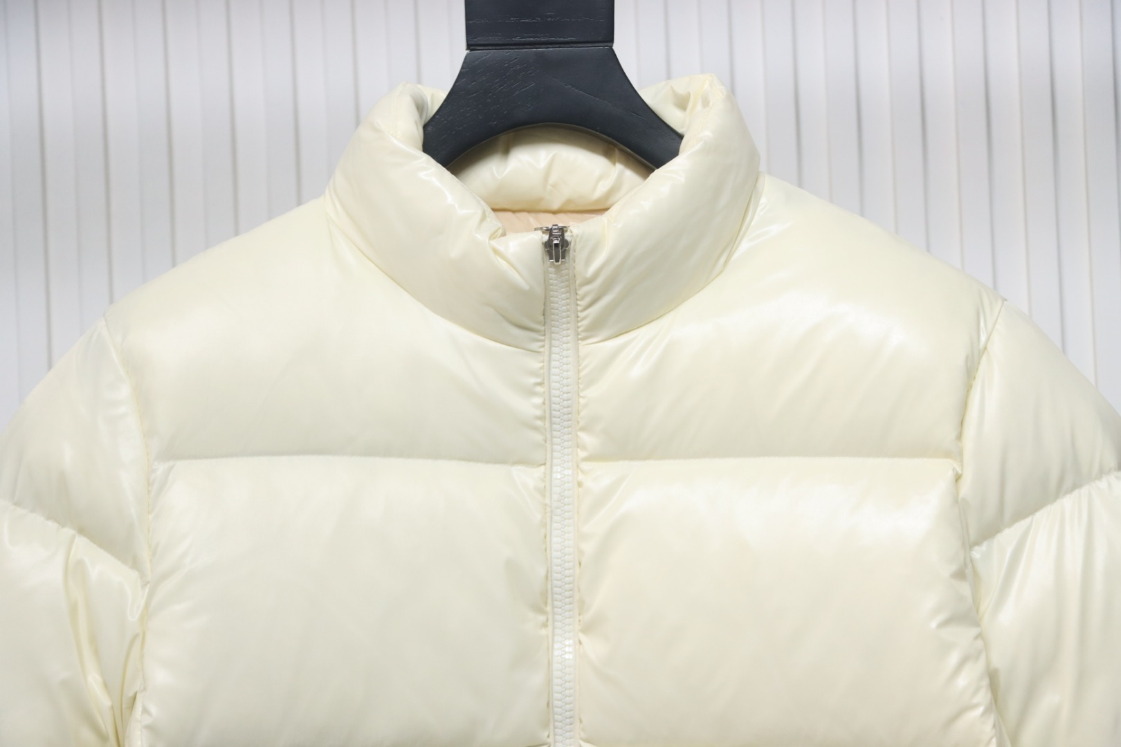 EM Sneakers Moncler Abbadia Maya Down Jacket White