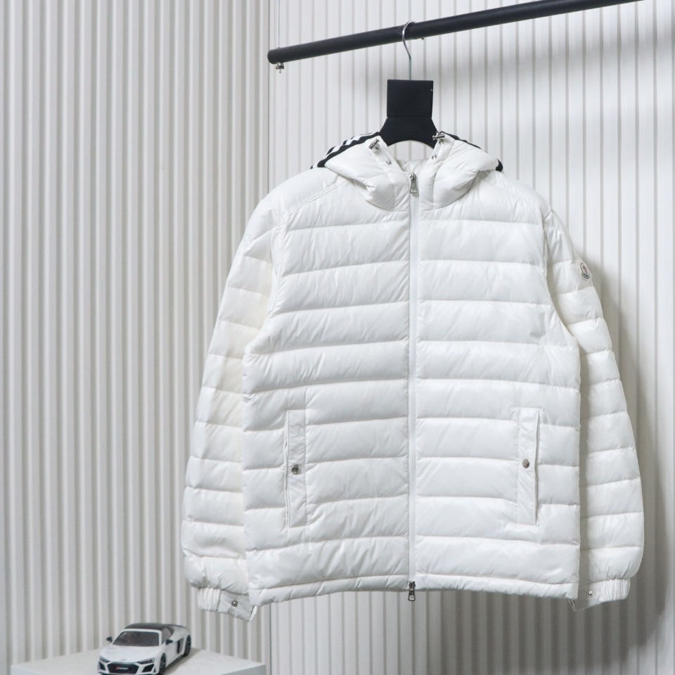 EM Sneakers Moncler Dragon Year Limited Edition Down Jacket White