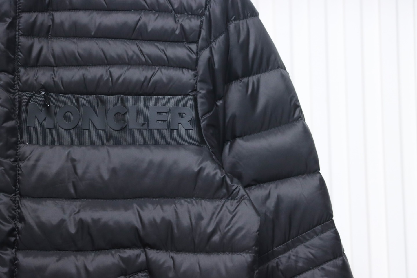 EM Sneakers Moncler Lightweight Classic Down Jacket Black