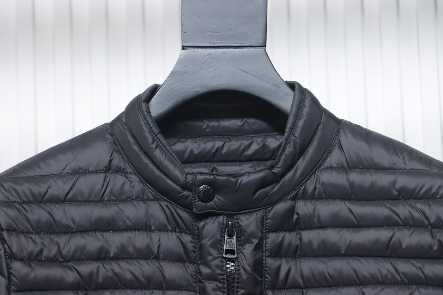 EM Sneakers Moncler Lightweight Classic Down Jacket Black
