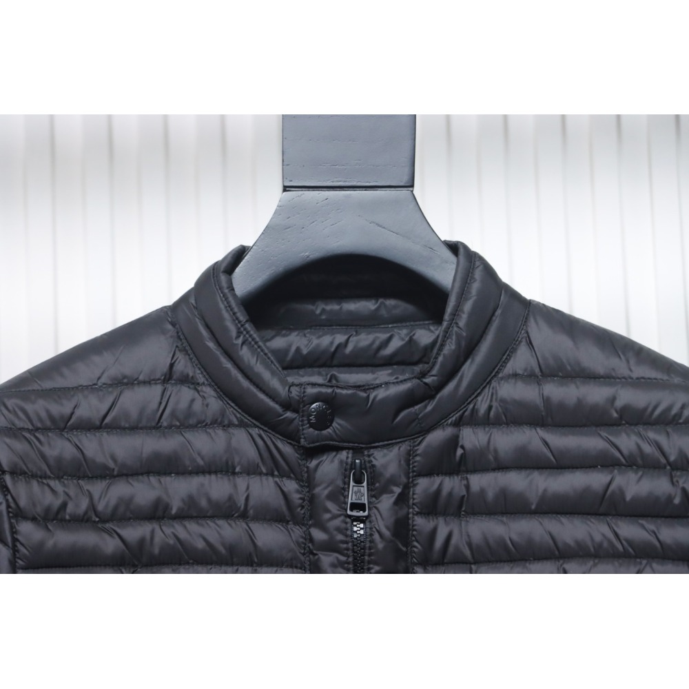 EM Sneakers Moncler Lightweight Classic Down Jacket Black