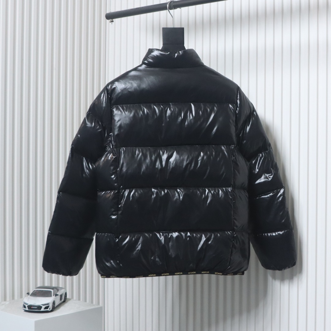 EM Sneakers Moncler Maya Lacquered Down Jacket Black