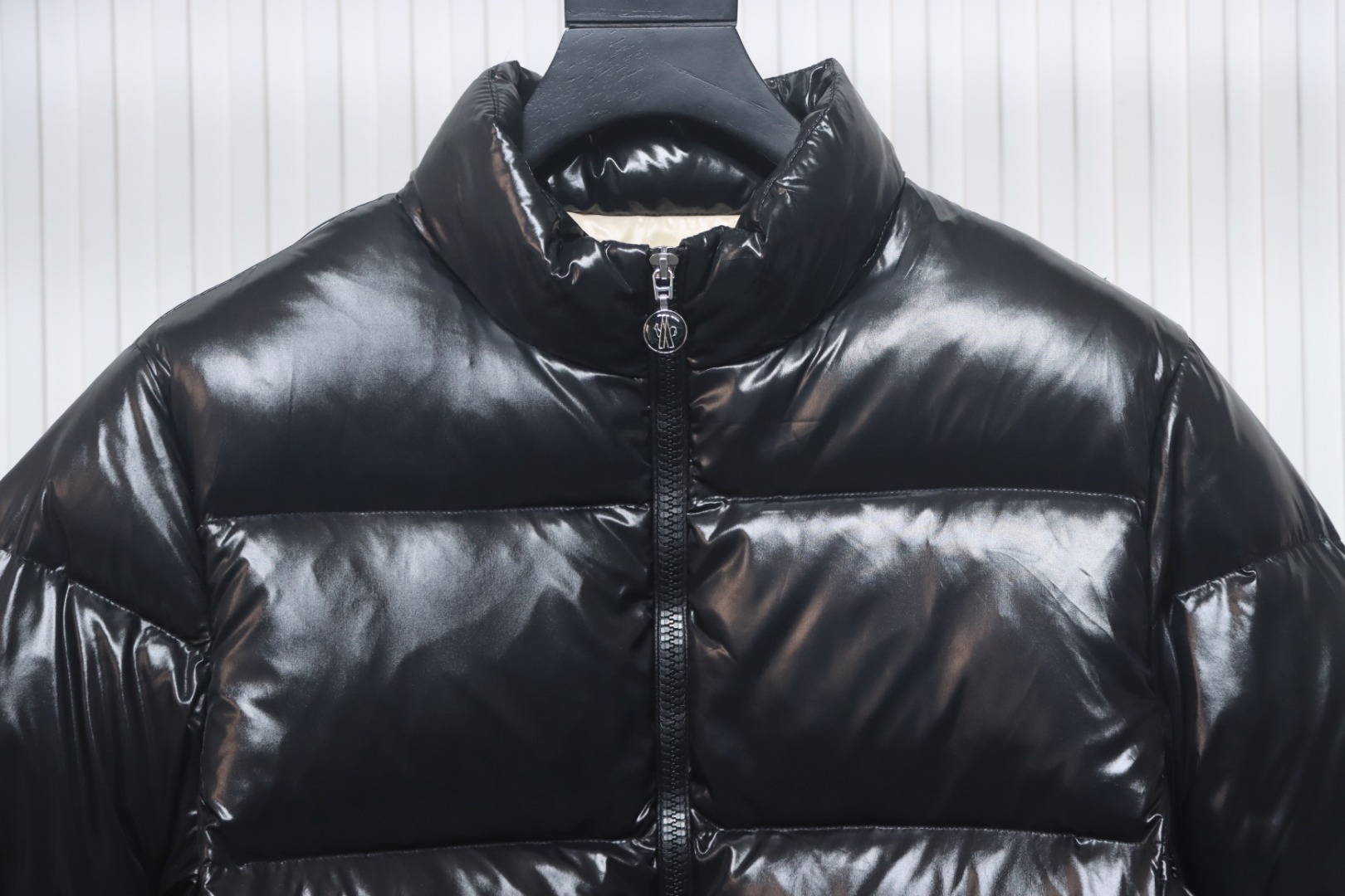 EM Sneakers Moncler Maya Lacquered Down Jacket Black