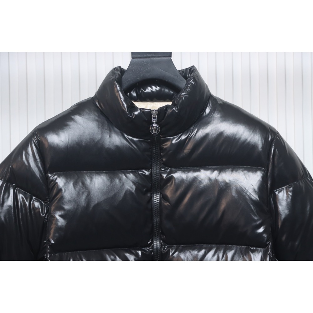 EM Sneakers Moncler Maya Lacquered Down Jacket Black