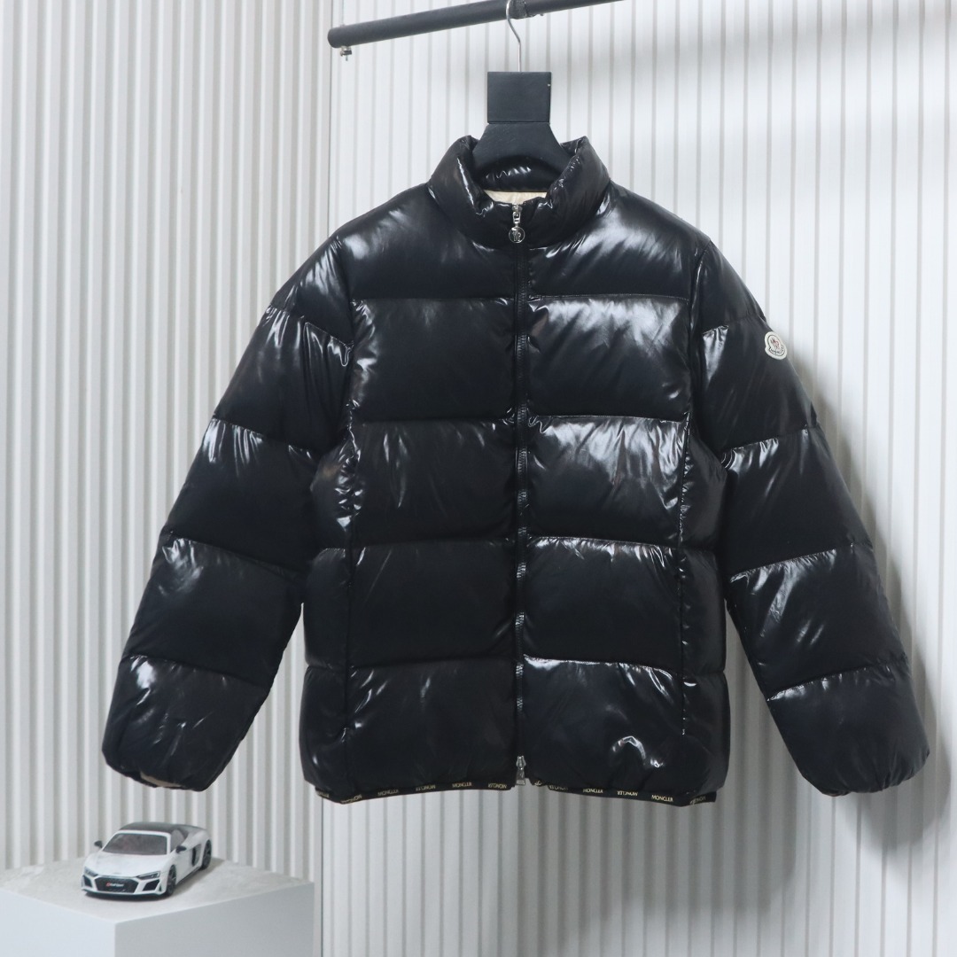 EM Sneakers Moncler Maya Lacquered Down Jacket Black