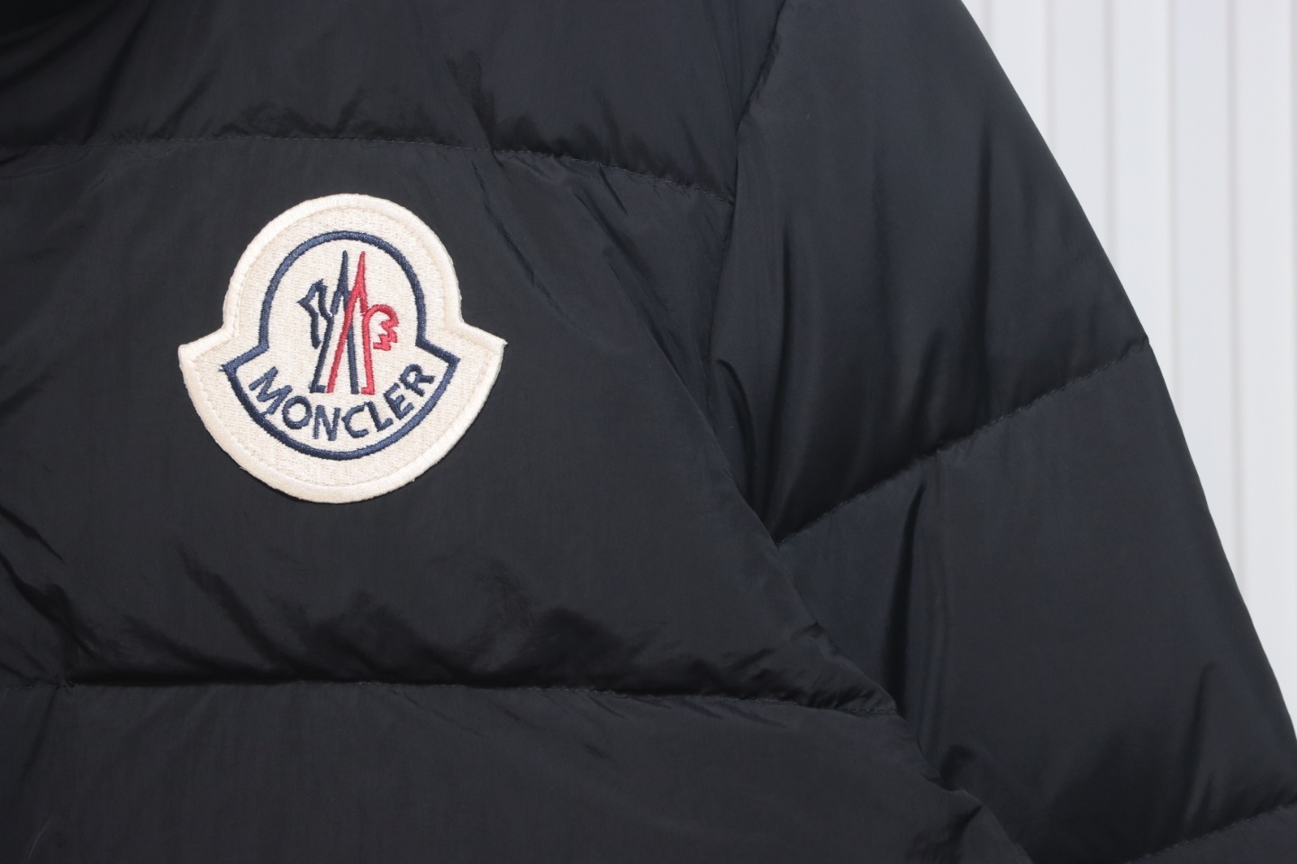 EM Sneakers Moncler Micro-Logo Zipper Stand Collar Down Jacket Black