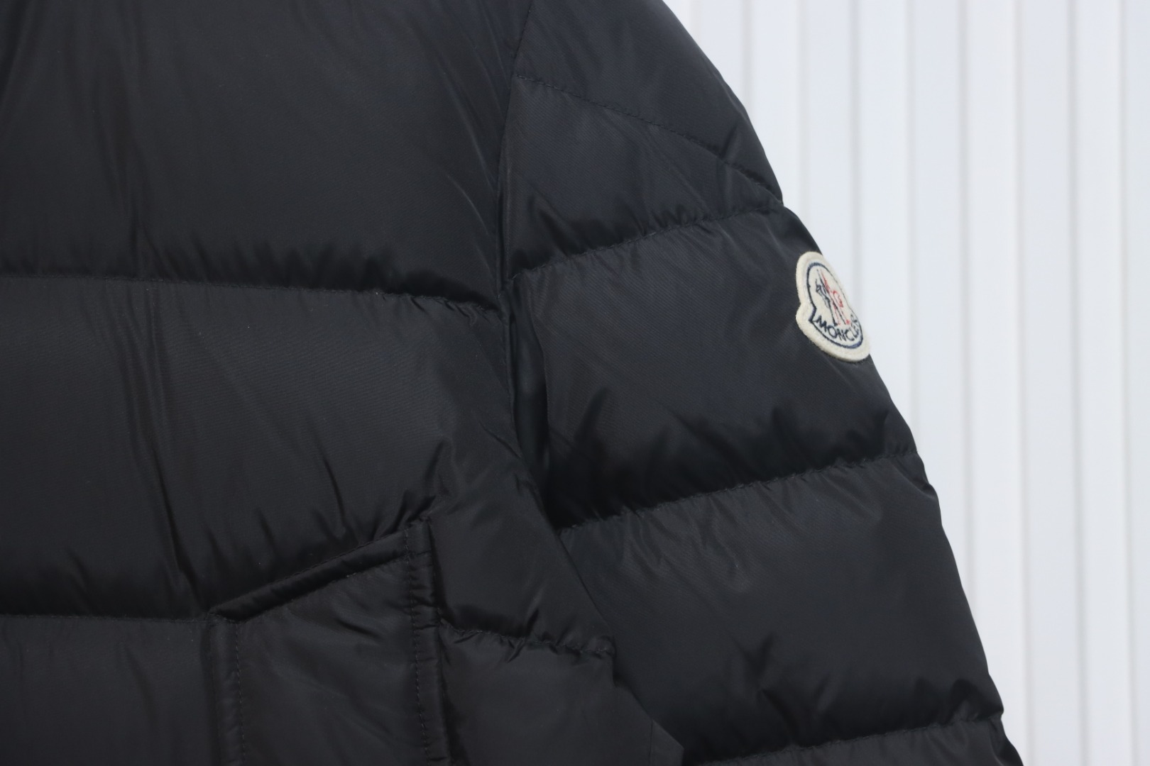 EM Sneakers Moncler Mid-Length Hooded Fur Collar Button Down Jacket Black