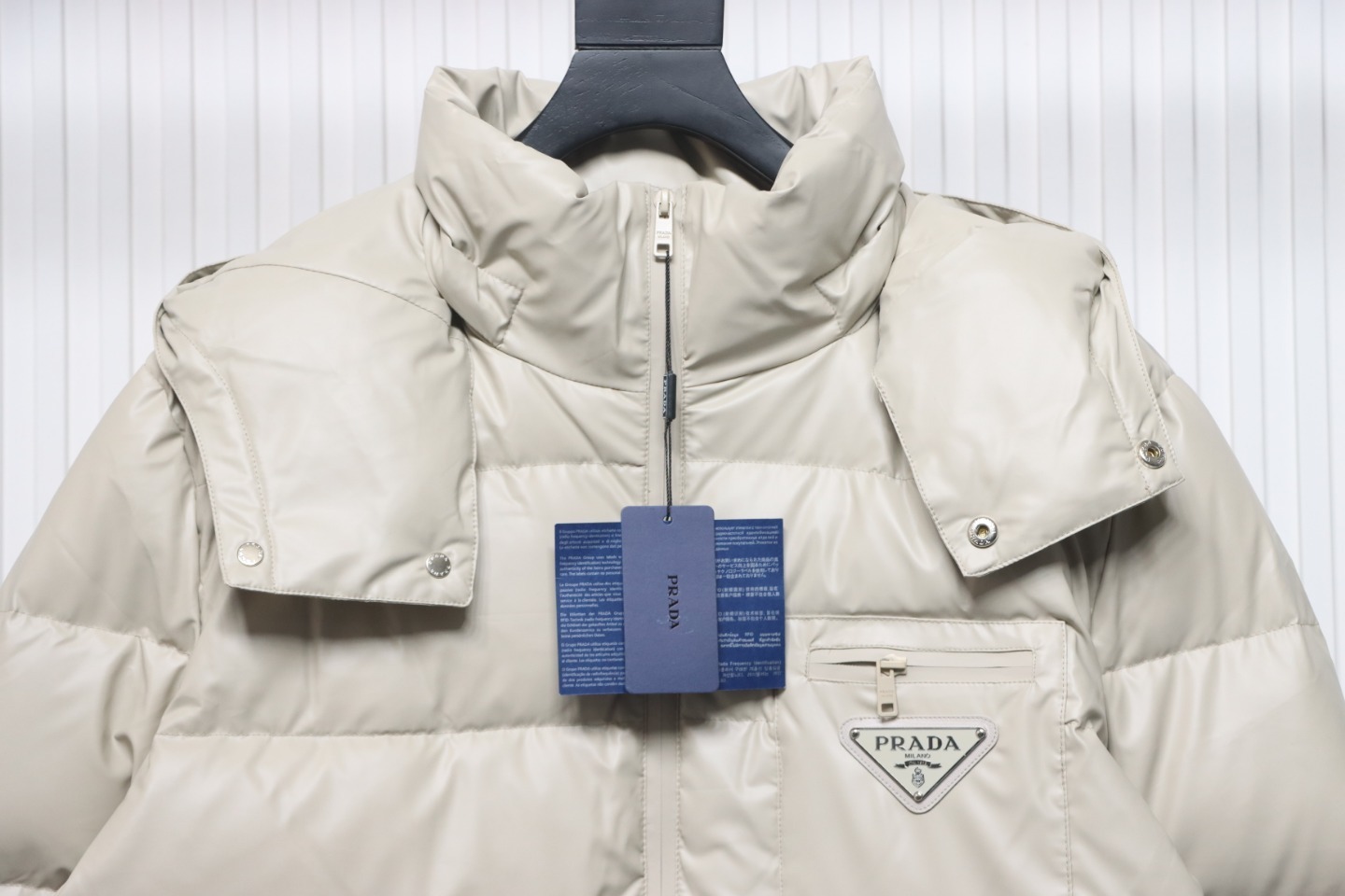 EM Sneakers Prada 21fw Classic Triangle Logo Detachable Down Jacket White