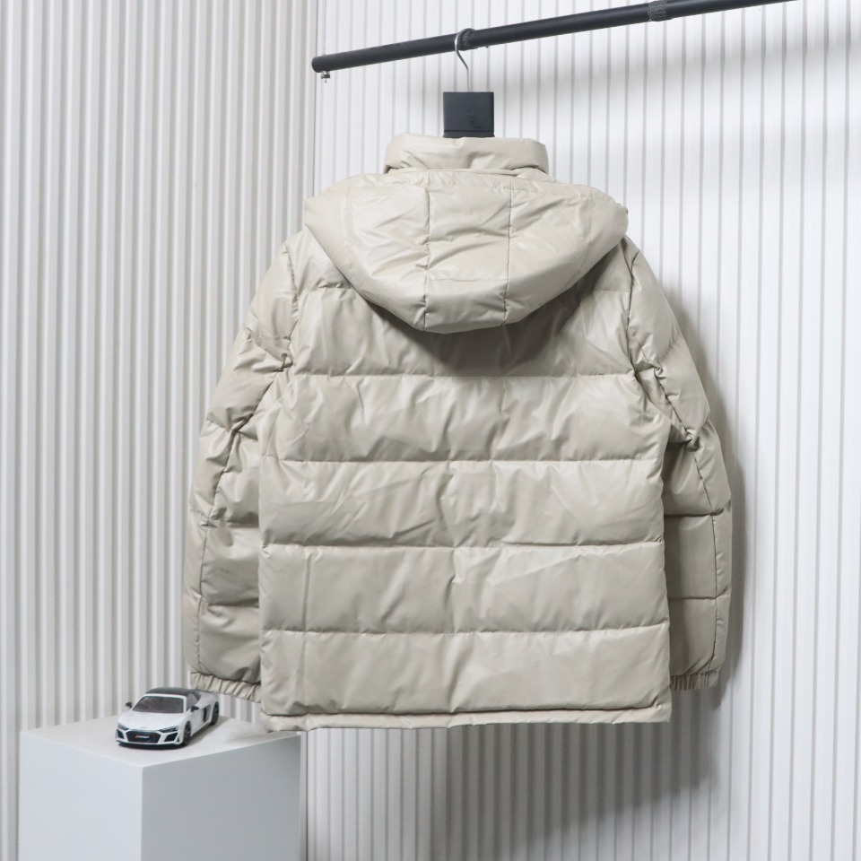 EM Sneakers Prada 21fw Classic Triangle Logo Detachable Down Jacket White