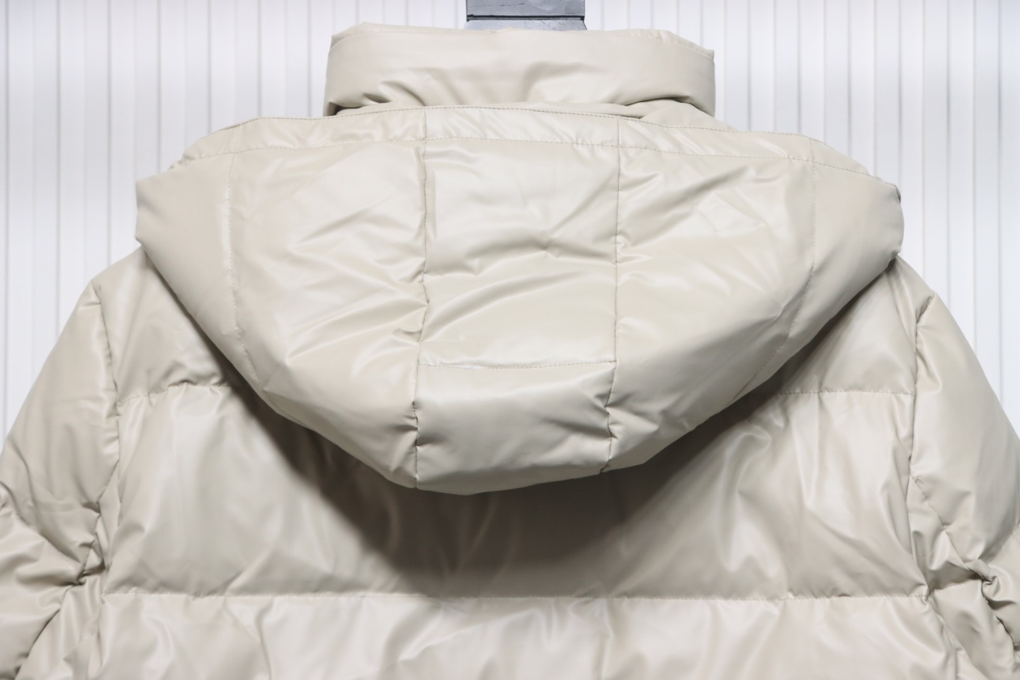 EM Sneakers Prada 21fw Classic Triangle Logo Detachable Down Jacket White