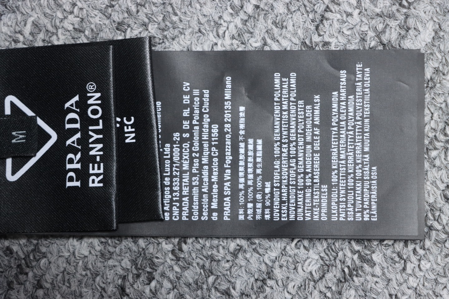 EM Sneakers Prada 23FW Recycled Nylon Down Jacket Black