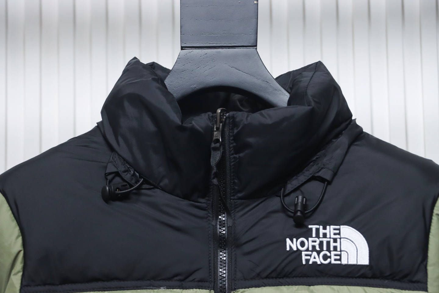 EM Sneakers The North Face 96 Basic Down Jacket Black and Green