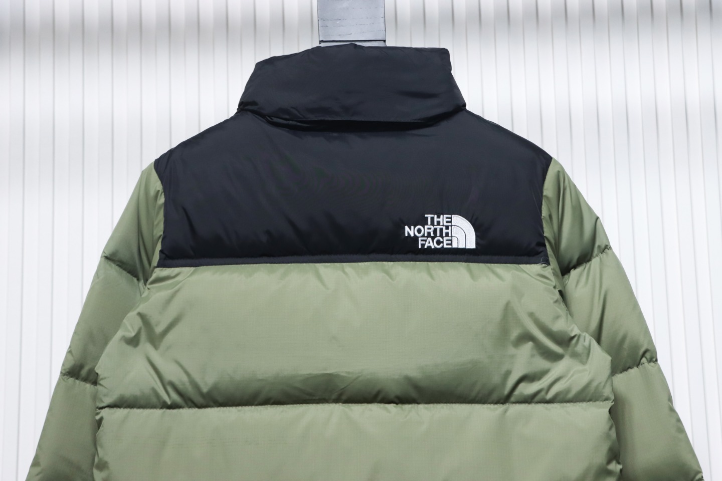 EM Sneakers The North Face 96 Basic Down Jacket Black and Green