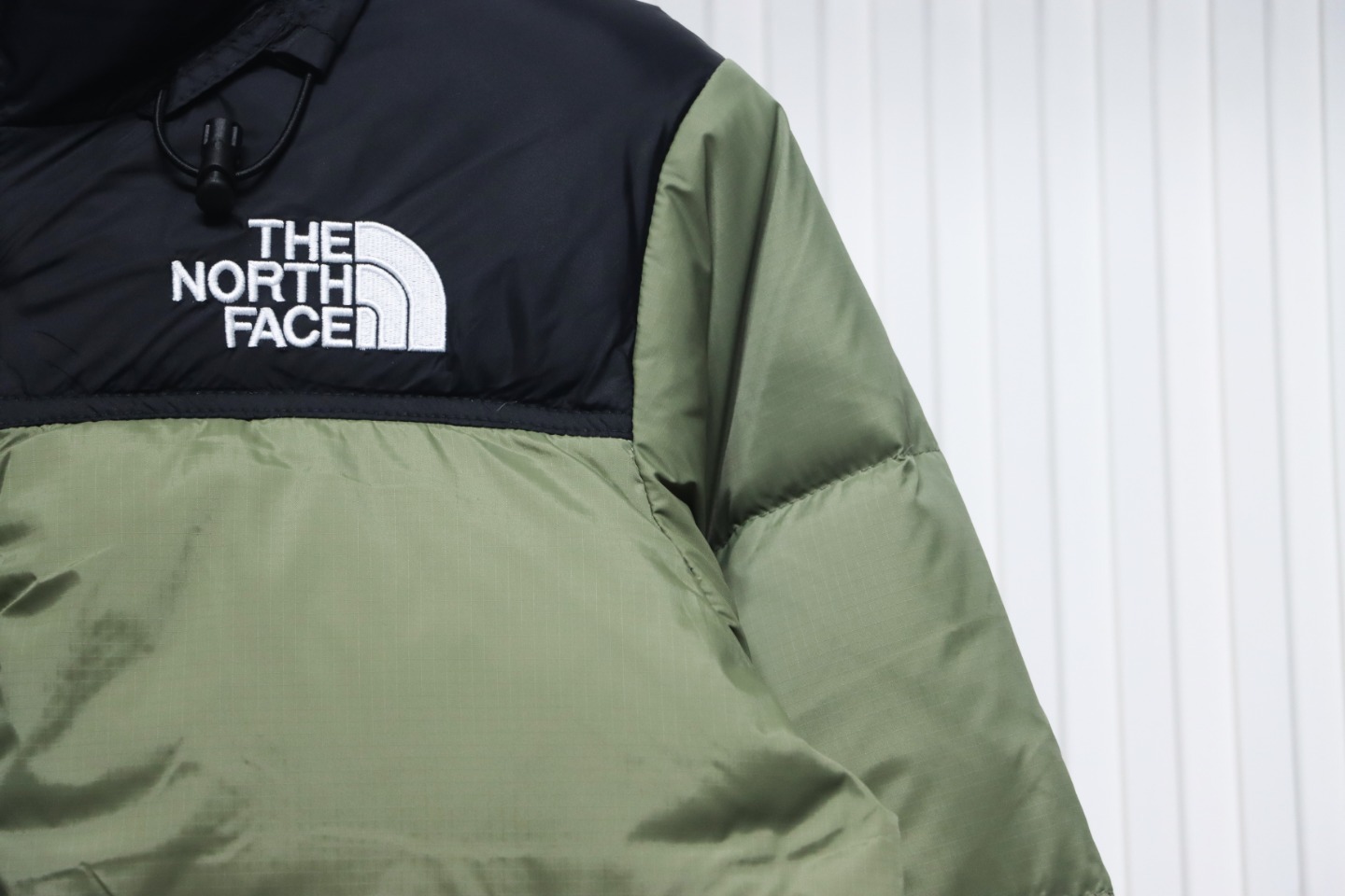 EM Sneakers The North Face 96 Basic Down Jacket Black and Green