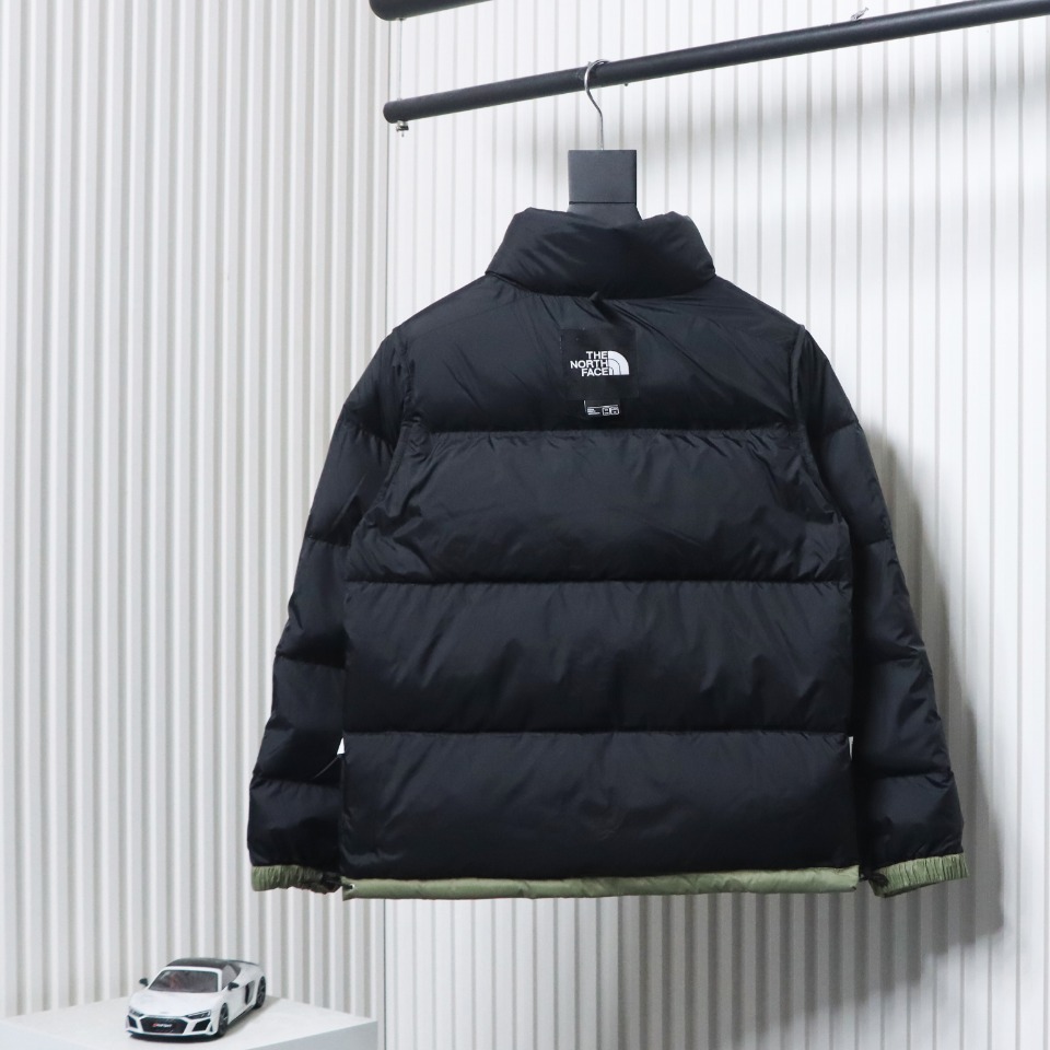 EM Sneakers The North Face 96 Basic Down Jacket Black and Green