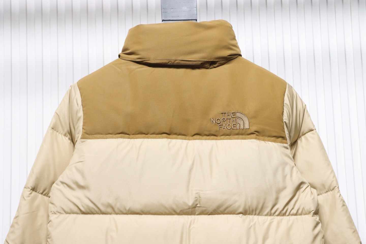 EM Sneakers The North Face 96 Basic Down Jacket Khaki