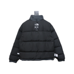 EM Sneakers The North Face x Kaws Joint 𝟏𝟗𝟗𝟔  American Version Down Jacket Black