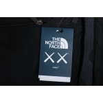 EM Sneakers The North Face x Kaws Joint 𝟏𝟗𝟗𝟔  American Version Down Jacket Black