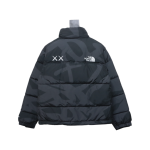 EM Sneakers The North Face x Kaws Joint 𝟏𝟗𝟗𝟔  American Version Down Jacket Black