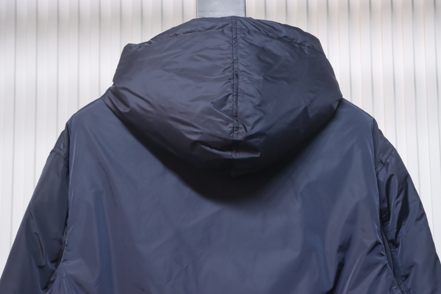 EM Sneakers Prada Triangle Logo Solid Color Hooded Down Jacket Dark Blue