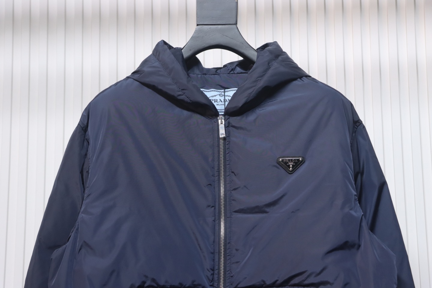 EM Sneakers Prada Triangle Logo Solid Color Hooded Down Jacket Dark Blue