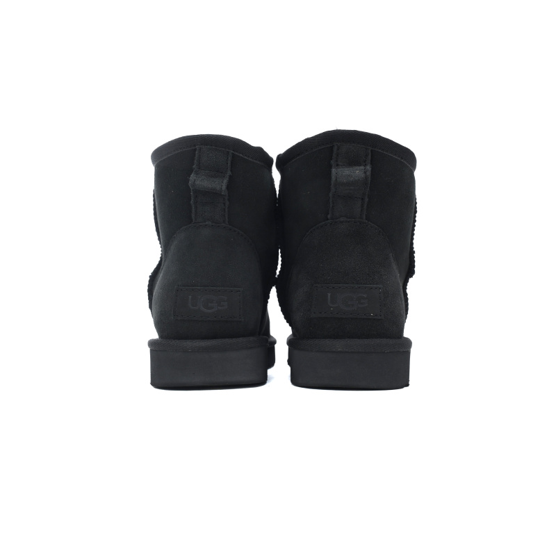 EM Sneakers UGG Classic Ultra Mini Mid-Top Boot Black