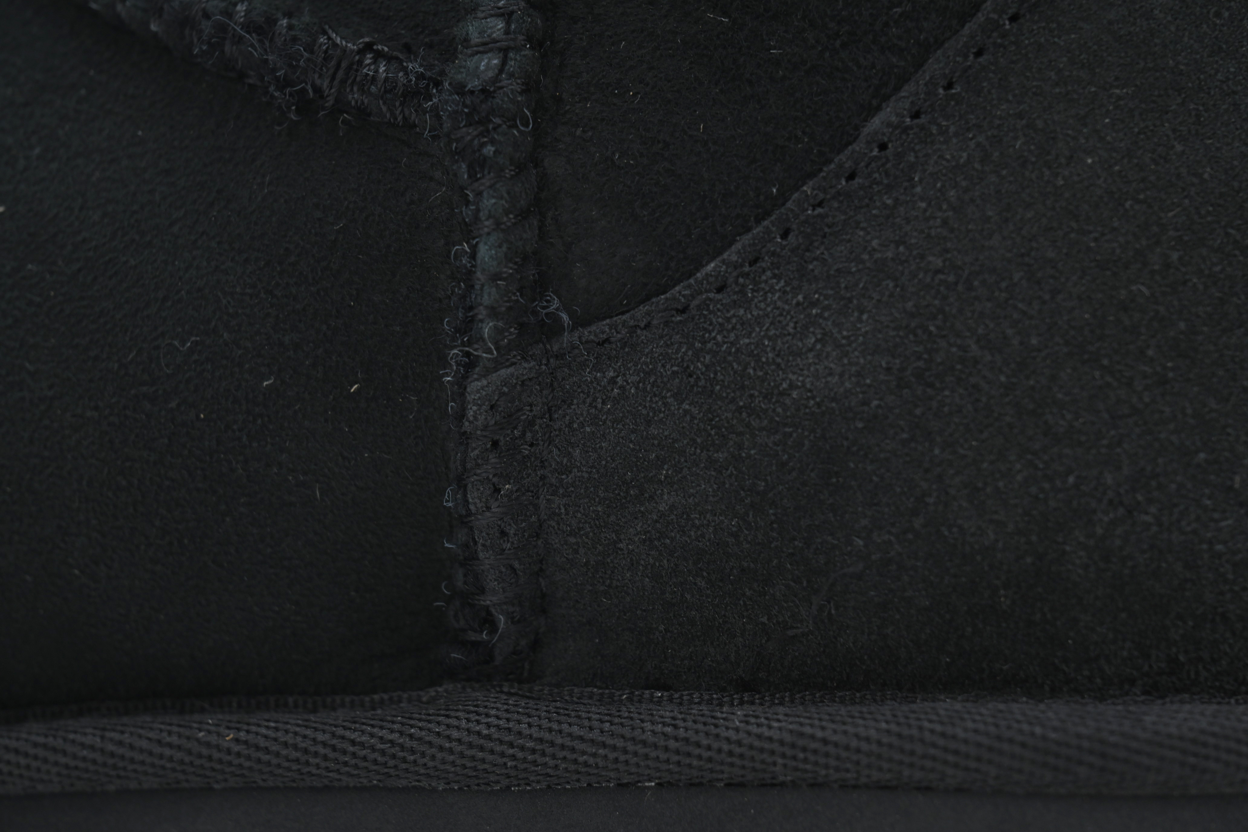 EM Sneakers UGG Classic Ultra Mini Mid-Top Boot Black