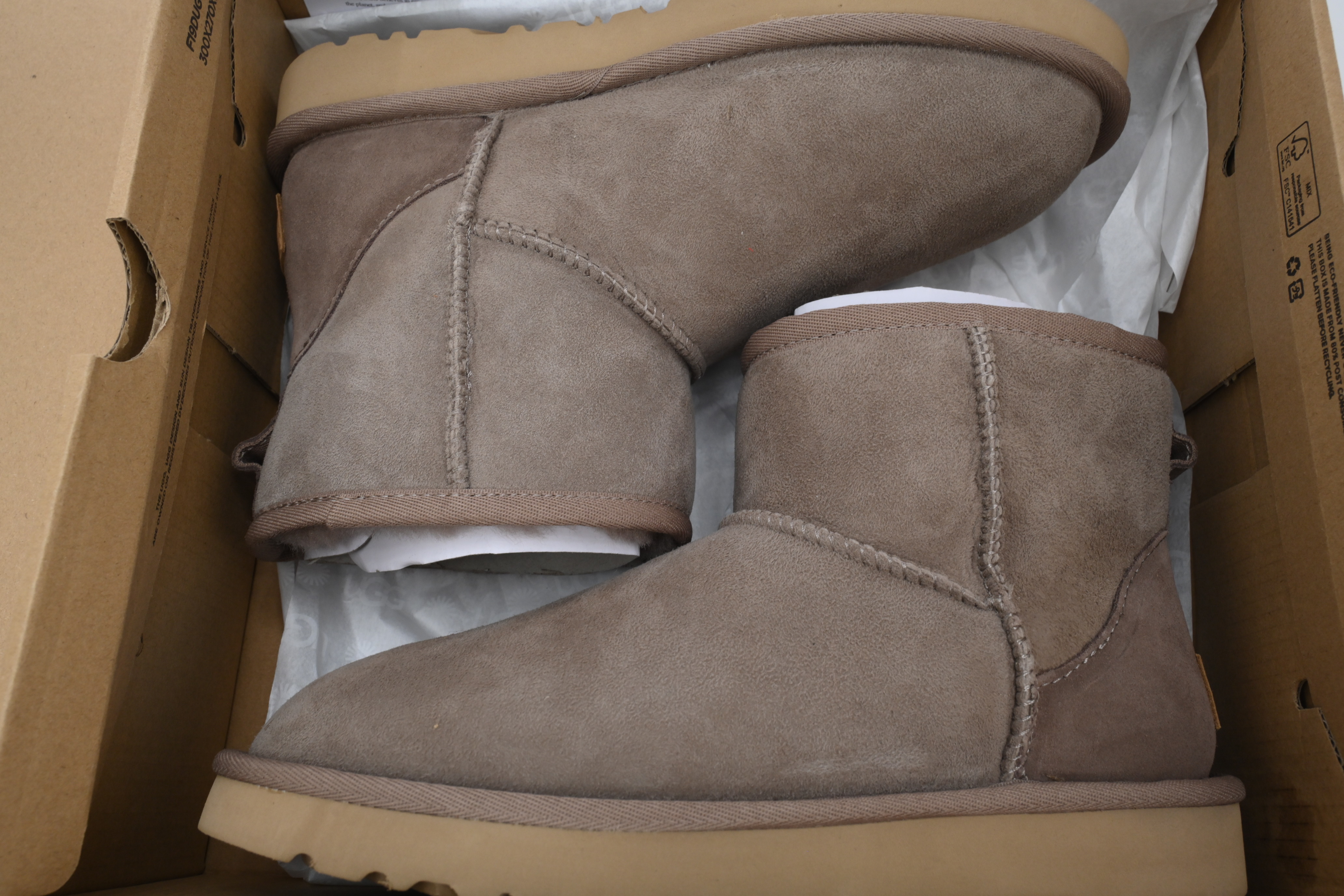 EM Sneakers UGG Classic Ultra Mini Mid-Top Boot Brown