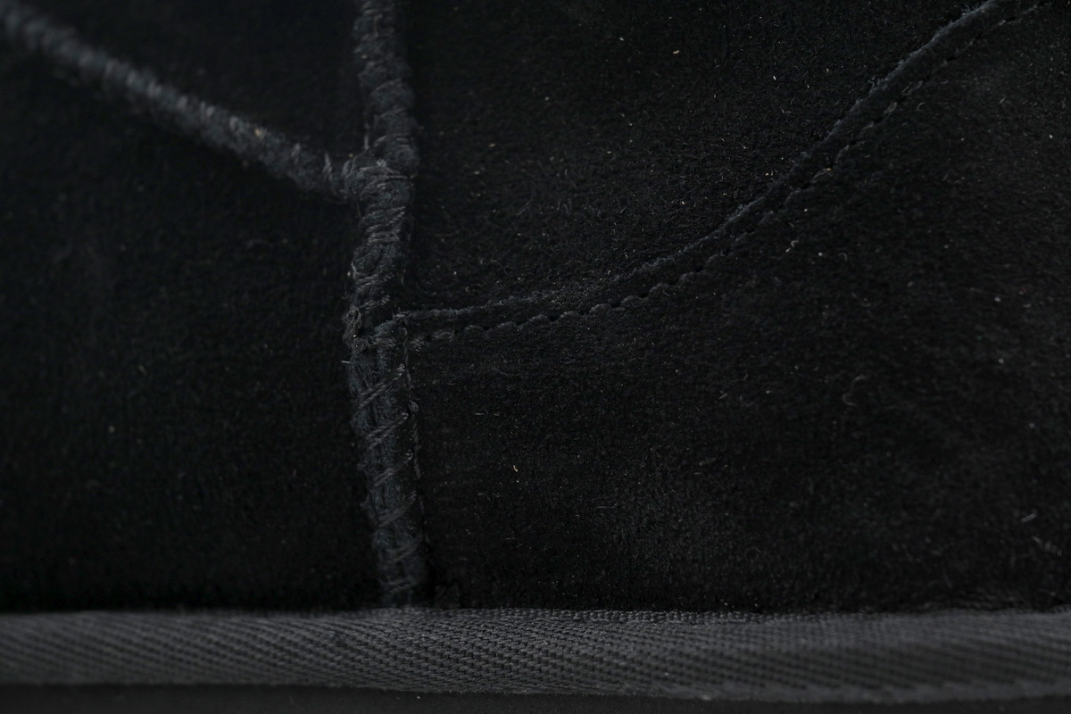 EM Sneakers UGG Classic Ultra Mini Platform Low-Top Boot Black