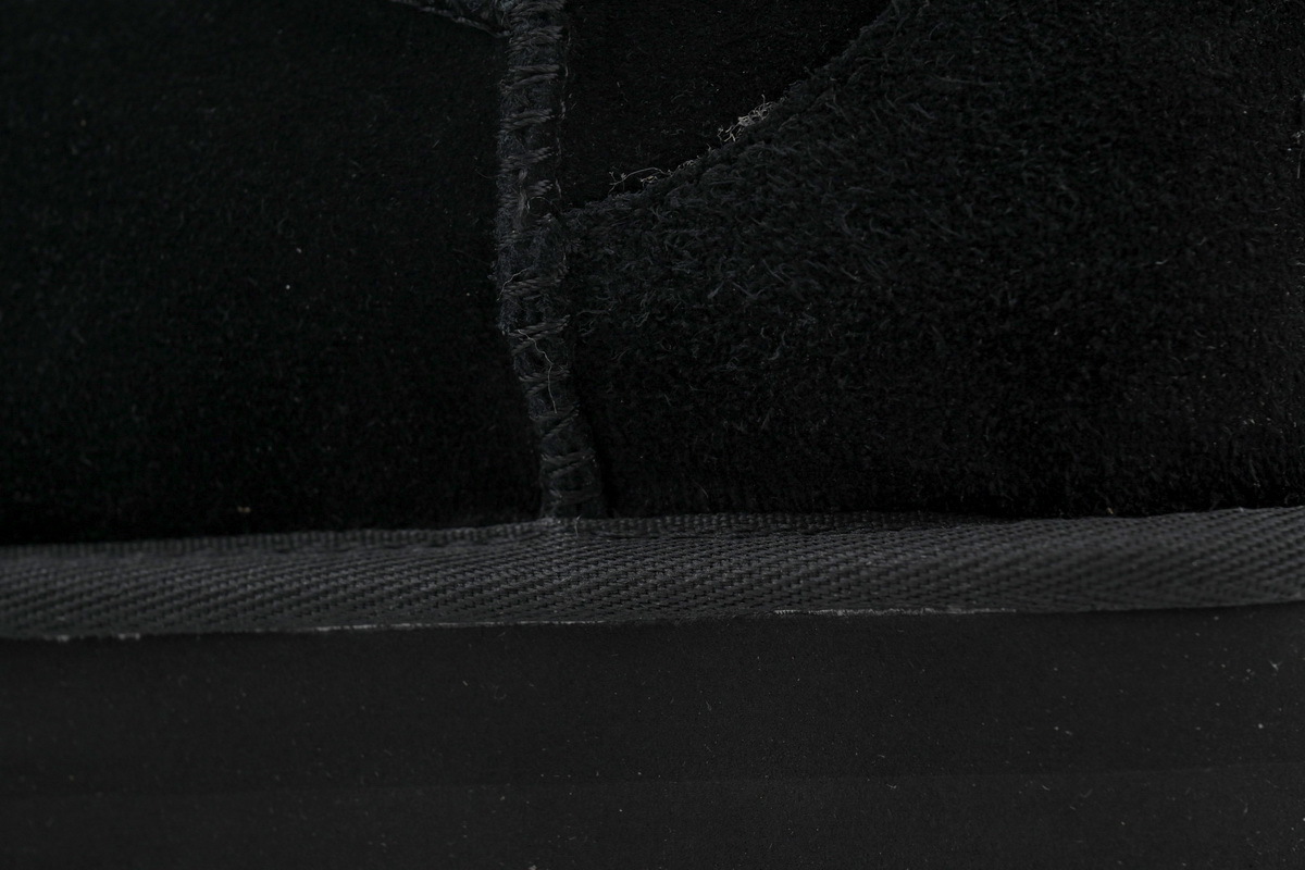 EM Sneakers UGG Classic Ultra Mini Platform Mid-Top Boot Black