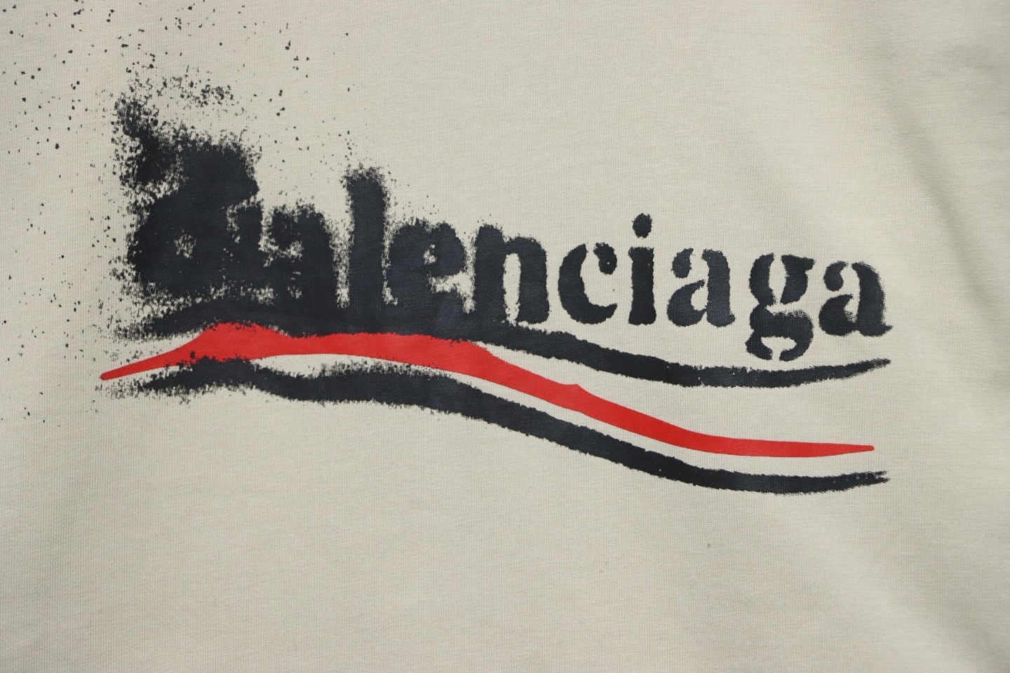 EM Sneakers Balenciaga 24Fw Blurred Cola Print Washed Ripped Long Sleeve White