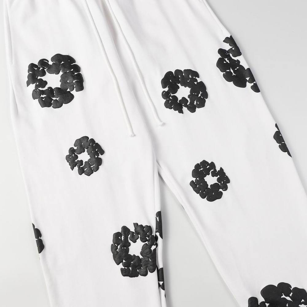 EM Sneakers Denim Tears The Cotton Wreath Sweatpants White and Black Flower
