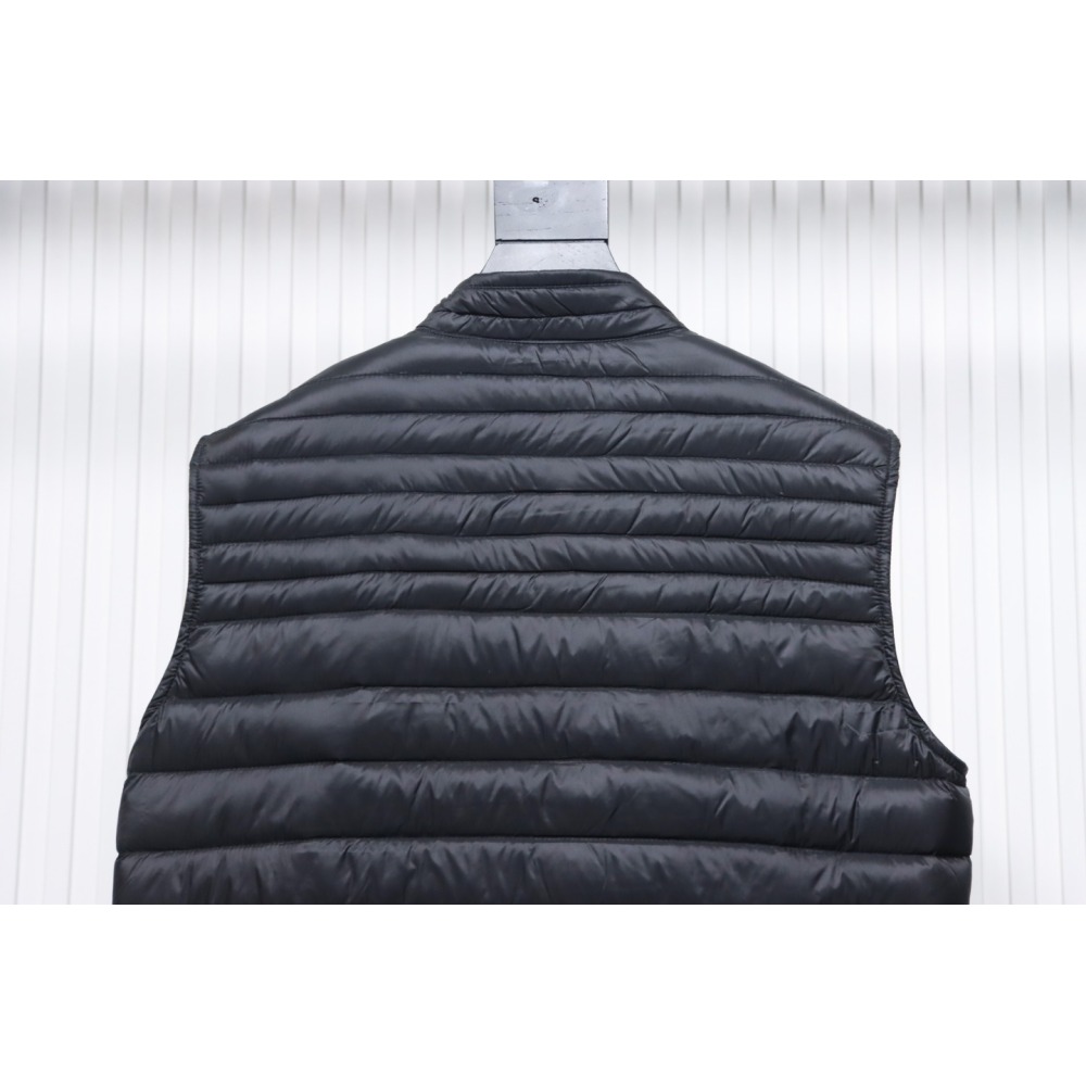 EM Sneakers Moncler Classic Down Vest Black