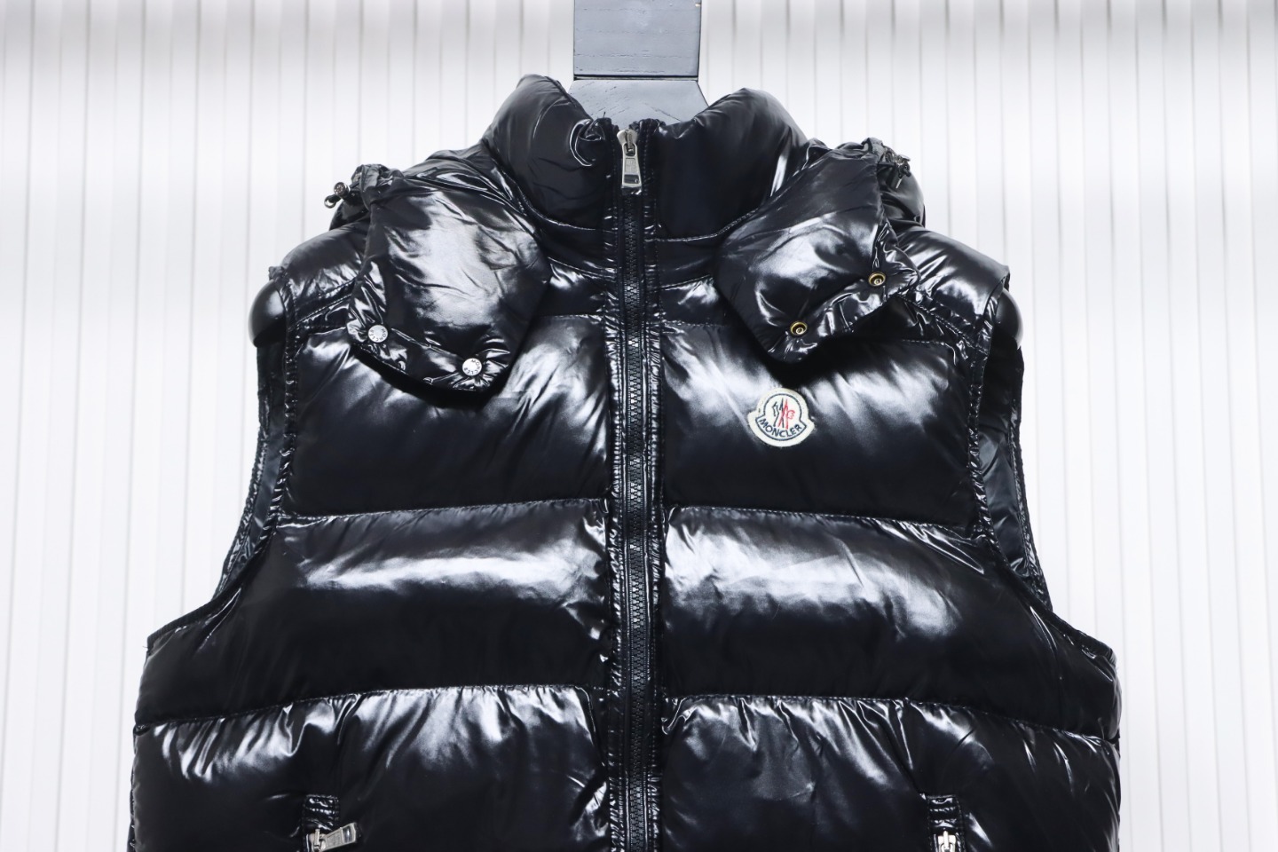 EM Sneakers Moncler Maya Hooded Down Vest Black