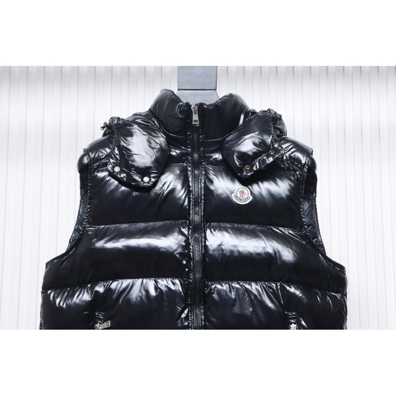 EM Sneakers Moncler Maya Hooded Down Vest Black
