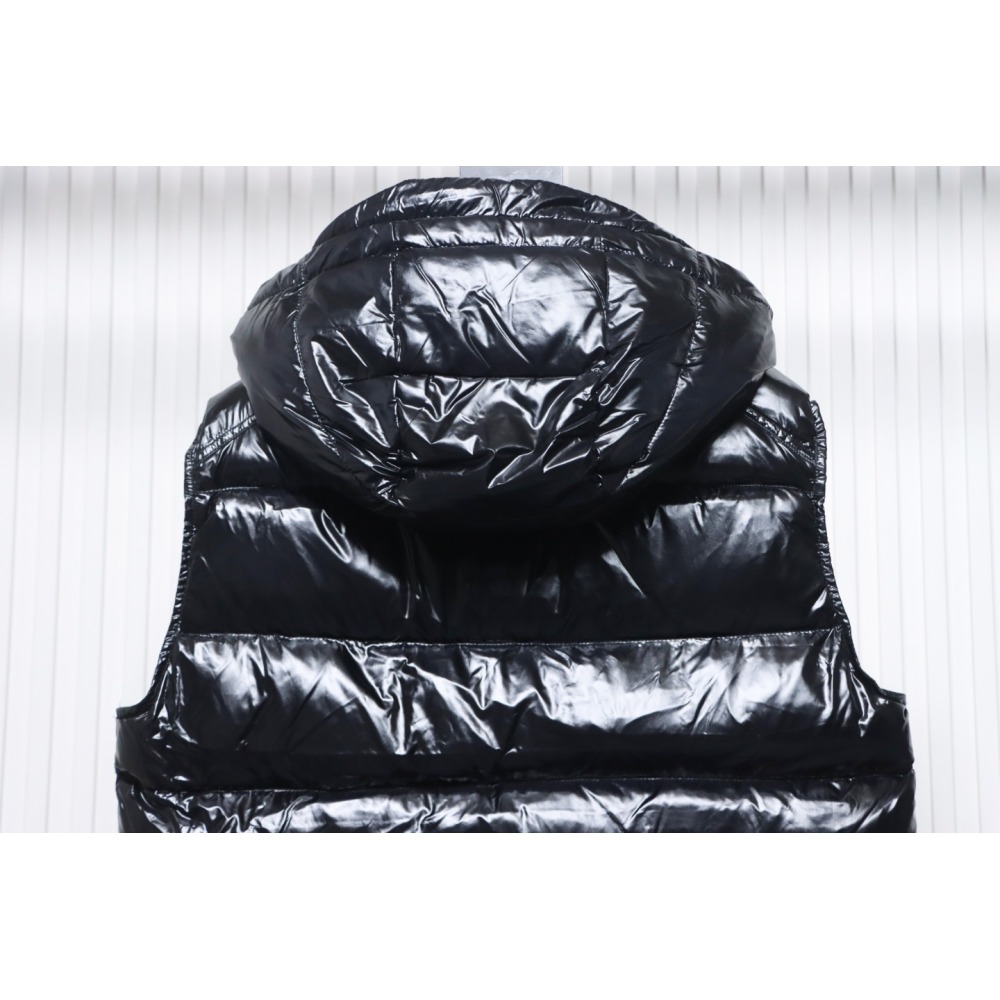 EM Sneakers Moncler Maya Hooded Down Vest Black