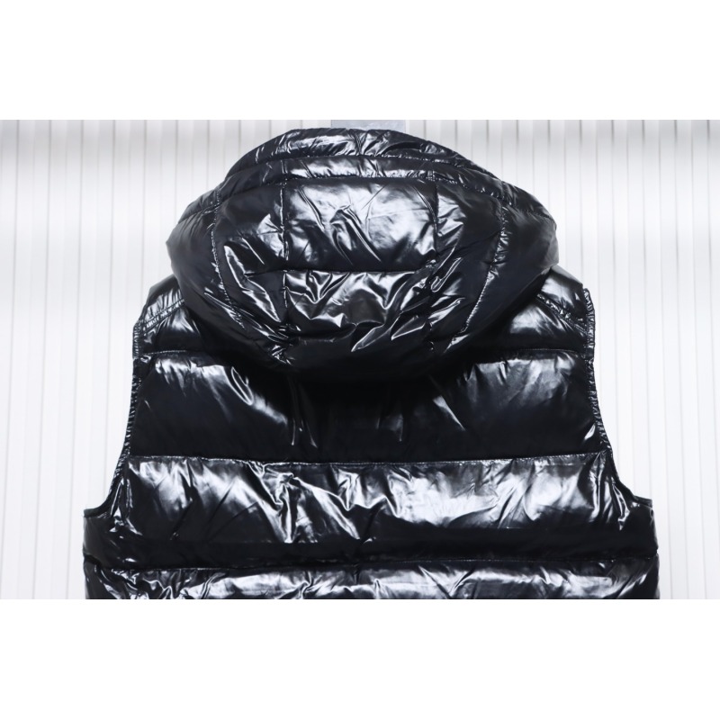 EM Sneakers Moncler Maya Hooded Down Vest Black