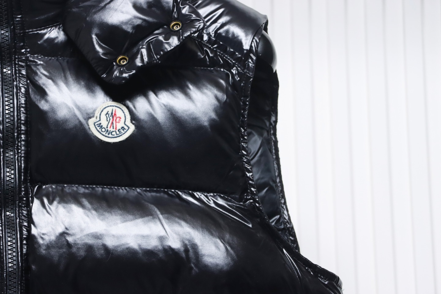 EM Sneakers Moncler Maya Hooded Down Vest Black