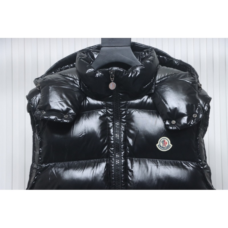 EM Sneakers Moncler Bormes Hooded Down Vest Black