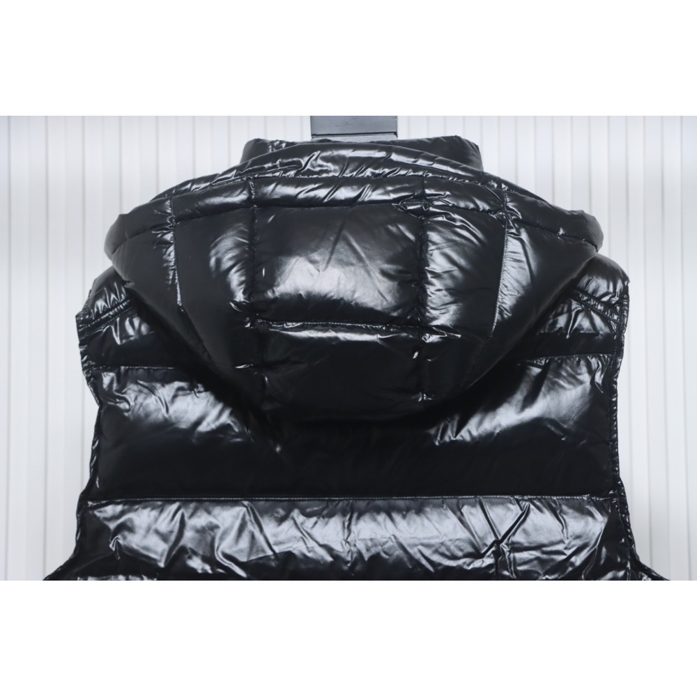 EM Sneakers Moncler Bormes Hooded Down Vest Black