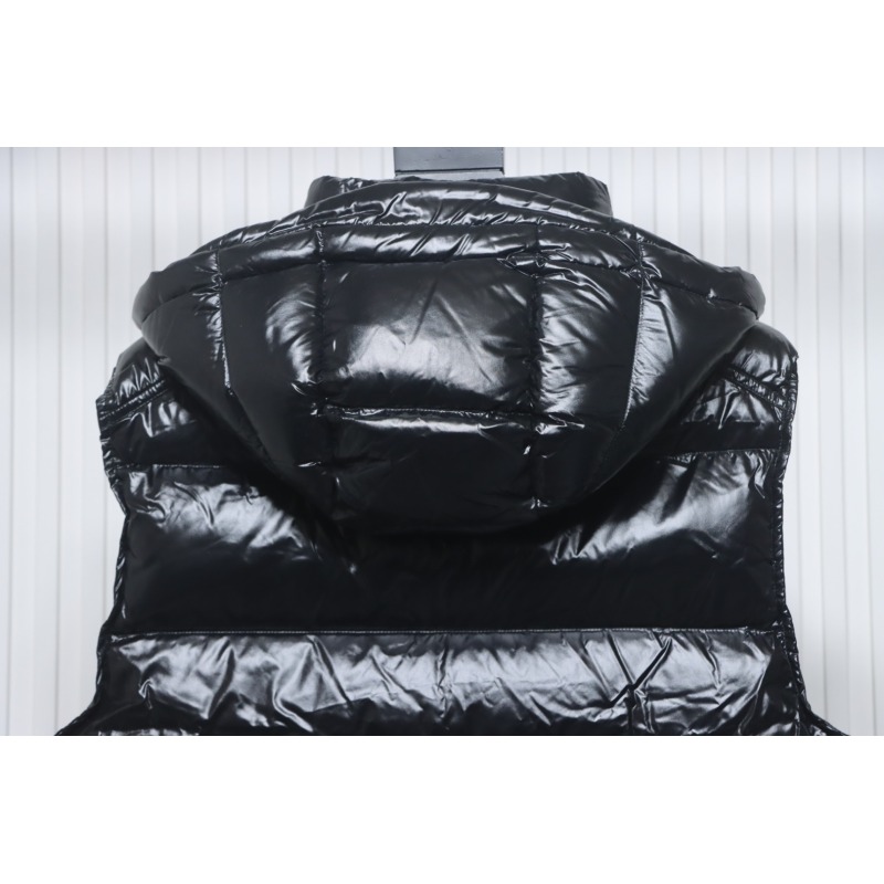 EM Sneakers Moncler Bormes Hooded Down Vest Black