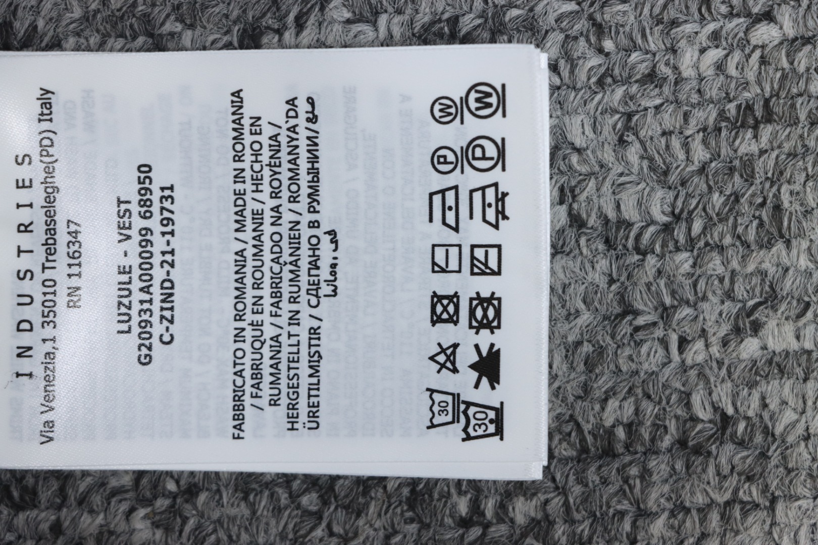 EM Sneakers Moncler Luzule Nylon Down Vest Black