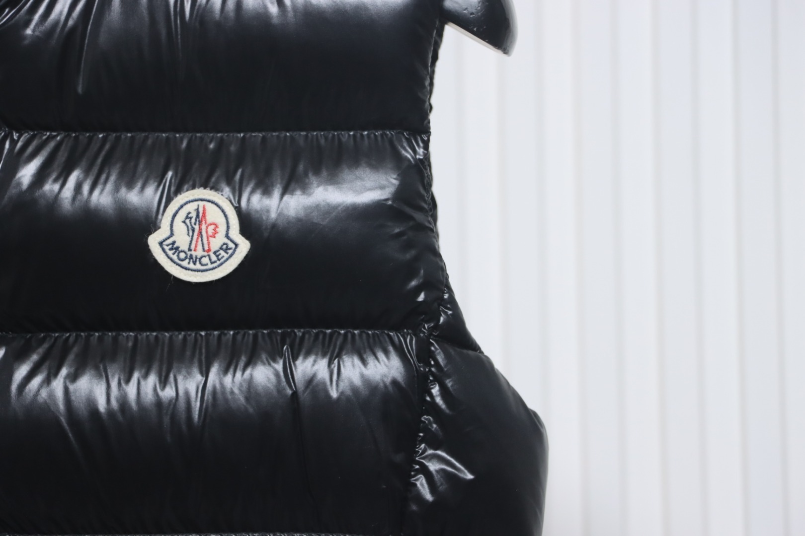 EM Sneakers Moncler Women's Ghany Mock Neck Down Vest Black