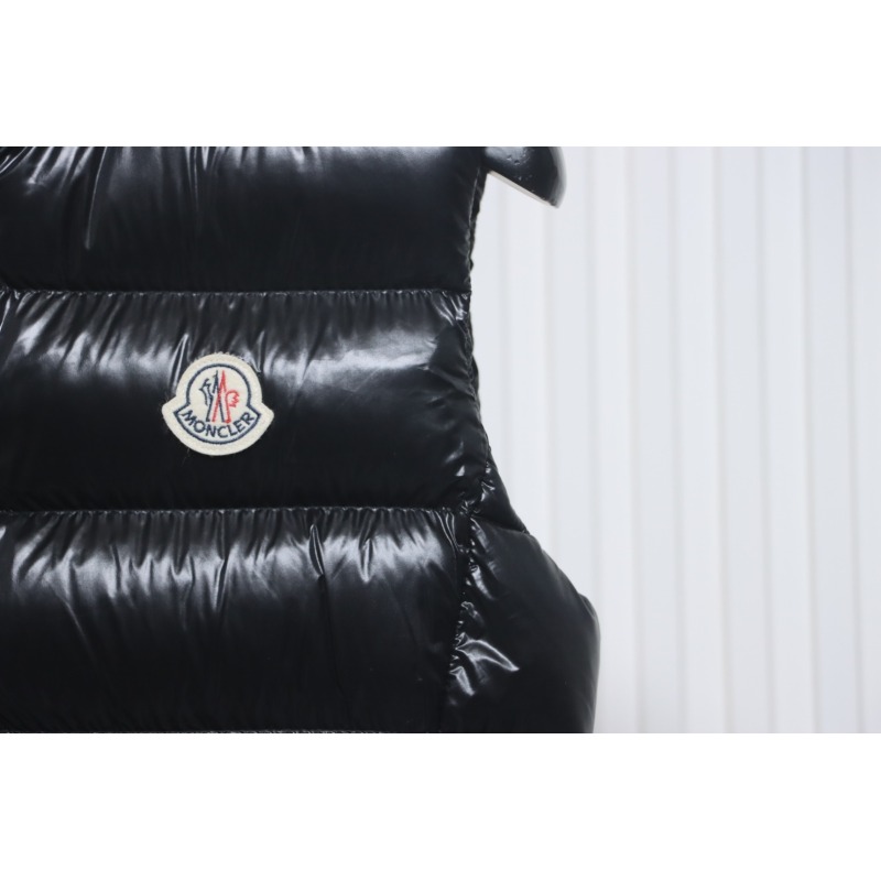 EM Sneakers Moncler Women's Ghany Mock Neck Down Vest Black